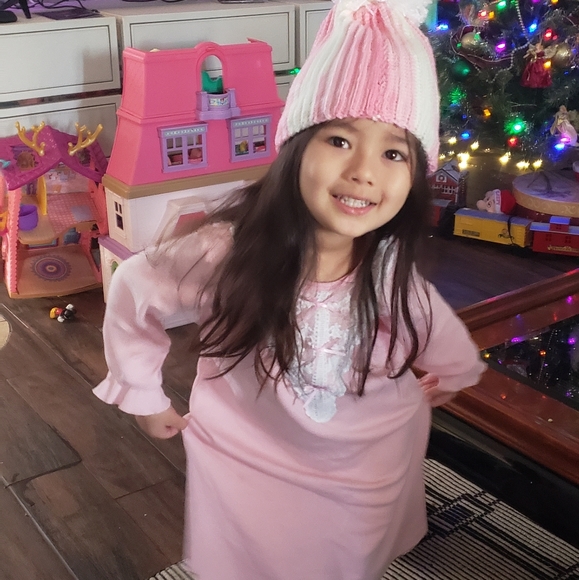 Meet your Posher, Jayne - Picture 2 of 2